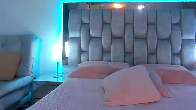 Snapshot of Abbye_blue01 chatting on February 27, 2:10 am Abbye blue01 online show from February 27, 2:10 am