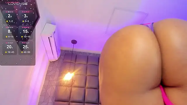 Snapshot of megan_woll chatting on February 6, 11:15 pm megan woll online show from February 6, 11:15 pm