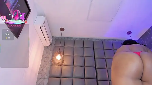 Snapshot of megan_woll chatting on March 15, 1:18 pm megan woll online show from March 15, 1:18 pm