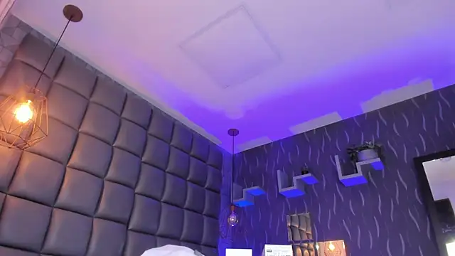 megan woll online show from February 24, 8:29 pm