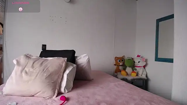 Snapshot of _Lalaa chatting on October 9, 9:02 pm Lalaa online show from October 9, 9:02 pm