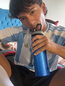 Leonarrrd 01 online show from November 25, 9:04 pm