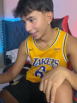 Leonarrrd 01 online show from December 13, 11:10 pm