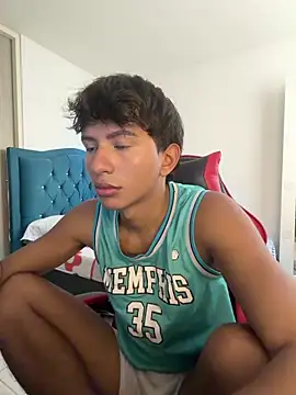 Leonarrrd 01 online show from February 9, 10:03 pm