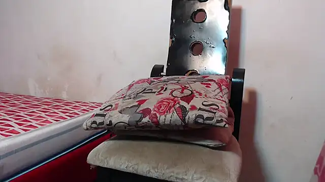 Snapshot of Amazing12inch chatting on February 25, 9:57 pm Amazing12inch online show from February 25, 9:57 pm