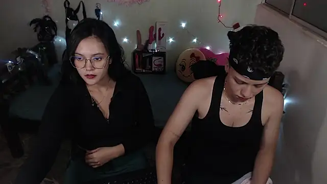 Snapshot of Antonella_Cruz02 chatting on February 19, 2:12 am Antonella Cruz02 online show from February 19, 2:12 am