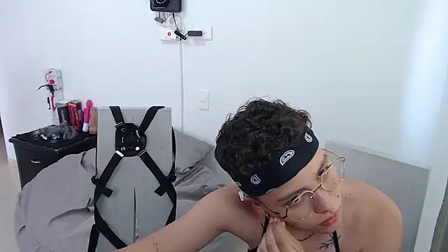 Snapshot of Antonella_Cruz02 chatting on March 16, 8:11 pm Antonella Cruz02 online show from March 16, 8:11 pm