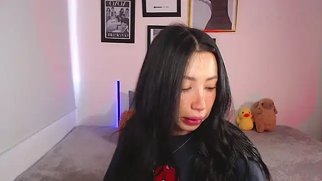 Snapshot of lilyy_evanss chatting on March 21, 10:06 pm lilyy evanss online show from March 21, 10:06 pm