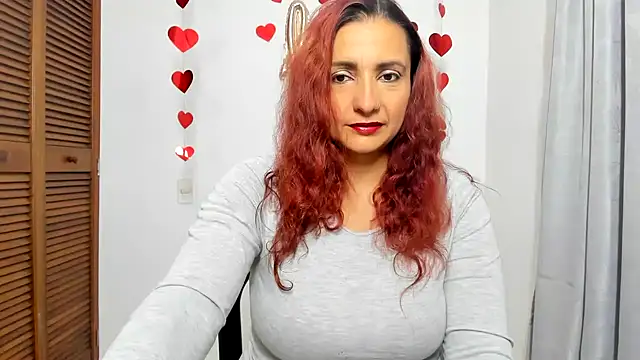 Snapshot of xulay11 chatting on December 14, 4:12 am xulay11 online show from December 14, 4:12 am