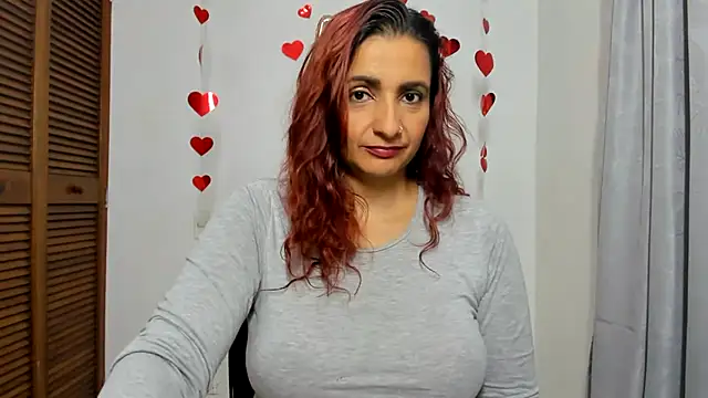 Snapshot of xulay11 chatting on December 17, 6:35 am xulay11 online show from December 17, 6:35 am