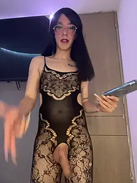 Snapshot of danielagh29 chatting on February 3, 6:00 am danielagh29 online show from February 3, 6:00 am