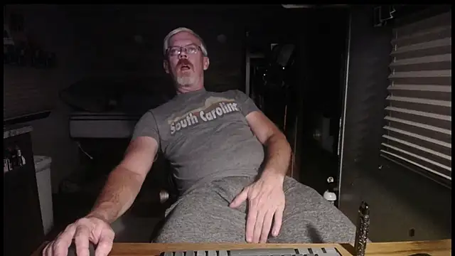 Snapshot of Di9ital069 chatting on October 31, 3:18 am Di9ital069 online show from October 31, 3:18 am