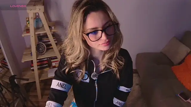 Snapshot of Lucy_Princes chatting on February 11, 5:16 am Lucy Princes online show from February 11, 5:16 am