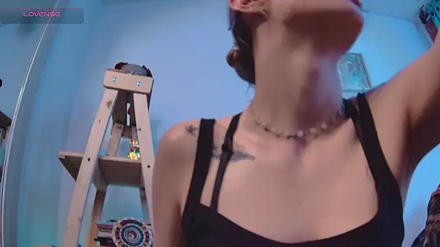 Snapshot of Lucy_Princes chatting on February 26, 5:20 am Lucy Princes online show from February 26, 5:20 am