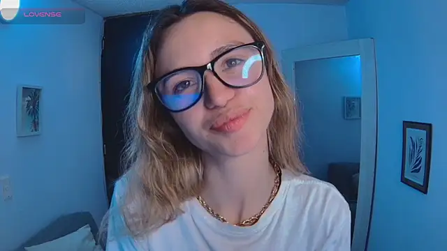 Snapshot of Lucy_Princes chatting on March 19, 10:20 pm Lucy Princes online show from March 19, 10:20 pm