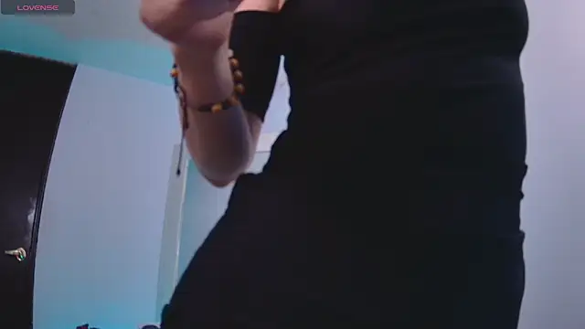 Snapshot of Lucy_Princes chatting on March 22, 4:24 am Lucy Princes online show from March 22, 4:24 am