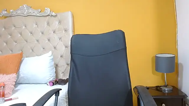 Snapshot of rousse_sexyandhot chatting on July 2, 3:23 am rousse sexyandhot online show from July 2, 3:23 am