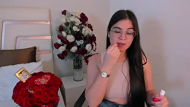 Snapshot of CamilaSofiia chatting on February 16, 1:03 am CamilaSofiia online show from February 16, 1:03 am