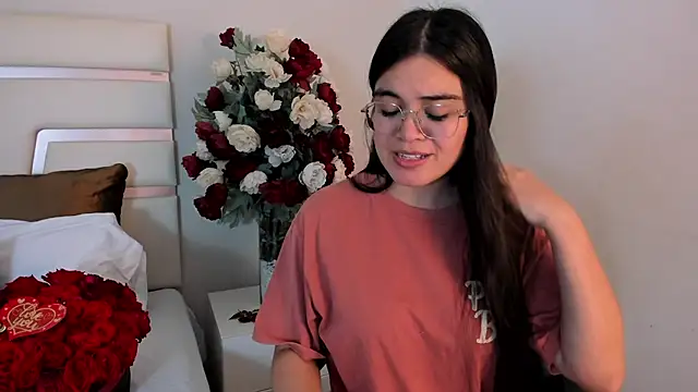 Snapshot of CamilaSofiia chatting on February 18, 10:47 pm CamilaSofiia online show from February 18, 10:47 pm