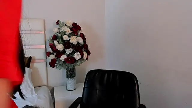 Snapshot of CamilaSofiia chatting on February 20, 1:57 am CamilaSofiia online show from February 20, 1:57 am