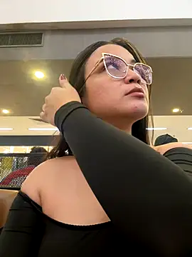 Snapshot of CamilaSofiia chatting on November 11, 11:27 pm CamilaSofiia online show from November 11, 11:27 pm