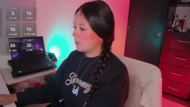 Lexie Thompson10 online show from July 16, 1:33 am
