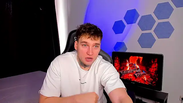 Chris Tyson online show from February 9, 8:18 am