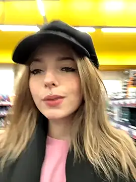 LoraaDoll online show from November 15, 4:36 pm