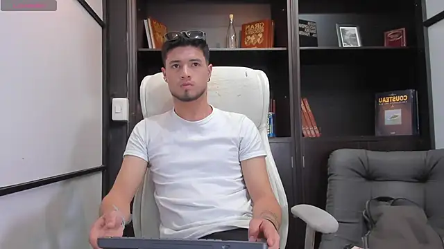 EdwardRoss  online show from March 10, 7:50 pm