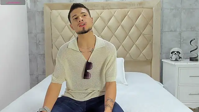 EdwardRoss  online show from September 11, 6:19 pm