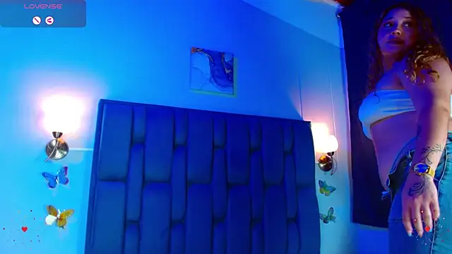 Snapshot of Cherryyquen chatting on February 6, 8:23 pm Cherryyquen online show from February 6, 8:23 pm