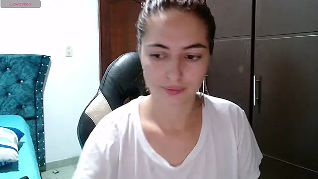 Snapshot of Kate_lorens9 chatting on December 14, 1:28 am Kate lorens9 online show from December 14, 1:28 am