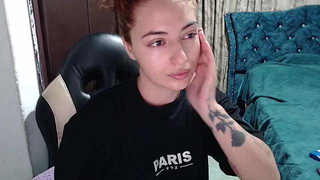 Snapshot of Kate_lorens9 chatting on February 6, 9:45 am Kate lorens9 online show from February 6, 9:45 am