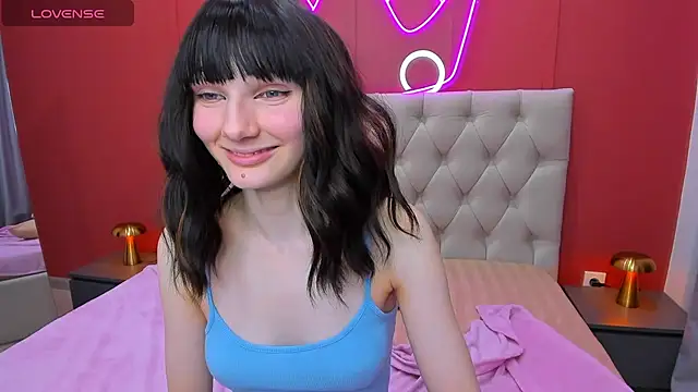 Snapshot of Lili_flowerr chatting on January 17, 4:15 pm Lili flowerr online show from January 17, 4:15 pm