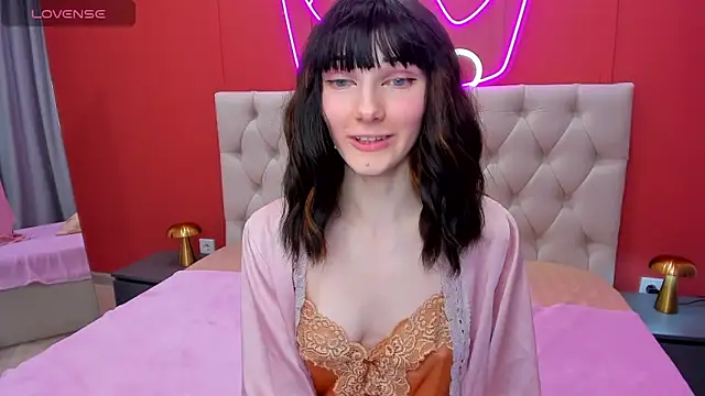 Snapshot of Lili_flowerr chatting on January 18, 4:10 pm Lili flowerr online show from January 18, 4:10 pm