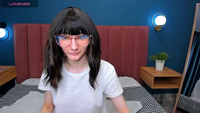 Snapshot of Lili_flowerr chatting on March 11, 8:20 am Lili flowerr online show from March 11, 8:20 am
