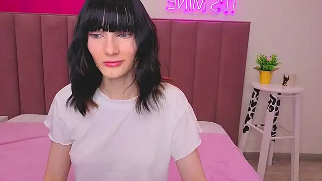 Lili flowerr online show from June 16, 11:46 am