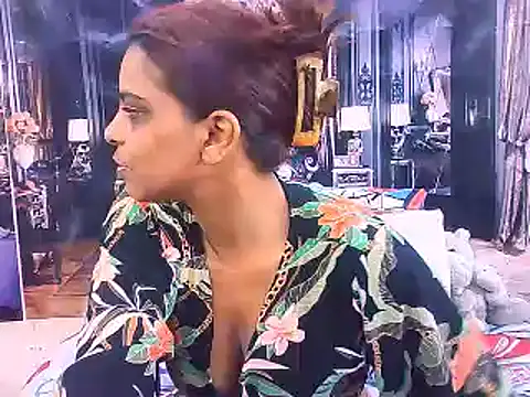 Snapshot of IndianSexyAss chatting on May 4, 5:14 am IndianSexyAss online show from May 4, 5:14 am