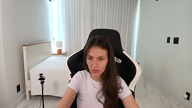 upssnowy online show from August 7, 12:51 pm