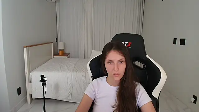 upssnowy online show from August 8, 12:57 am