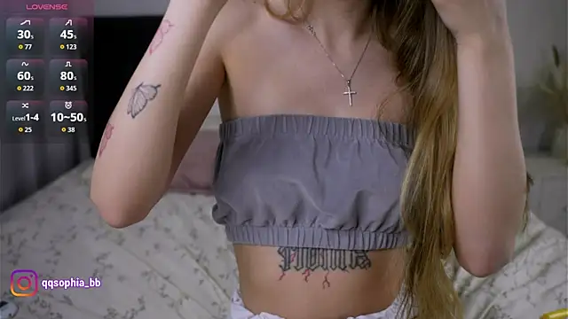 Snapshot of ErinLewist chatting on November 29, 1:08 am ErinLewist online show from November 29, 1:08 am