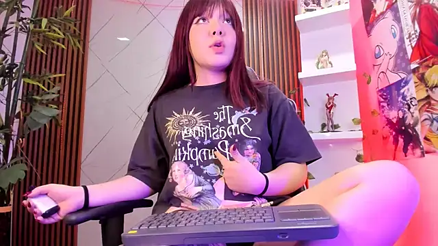 Fluffy Bubble21 online show from March 6, 10:30 am