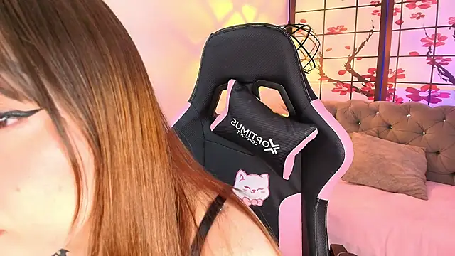 Fluffy Bubble21 online show from January 8, 4:15 am