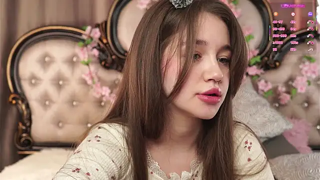 AmiLewis online show from April 26, 1:03 am