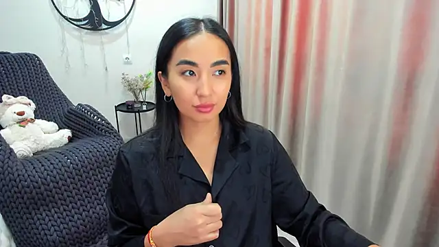 worldofkim online show from February 3, 10:53 am