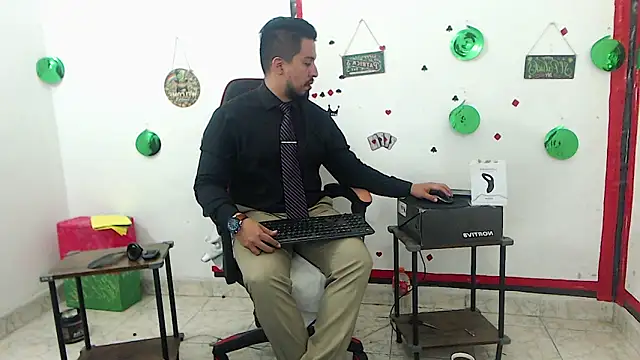 KalethBigDick online show from June 10, 9:30 am
