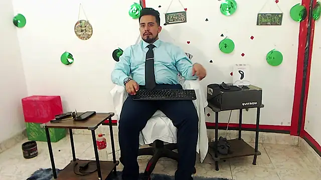 Snapshot of KalethBigDick chatting on July 25, 6:33 am KalethBigDick online show from July 25, 6:33 am