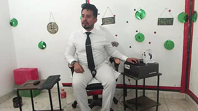 Snapshot of KalethBigDick chatting on July 28, 6:20 pm KalethBigDick online show from July 28, 6:20 pm