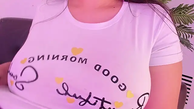 Snapshot of Miia_Thompsonn chatting on January 11, 3:02 am Miia Thompsonn online show from January 11, 3:02 am