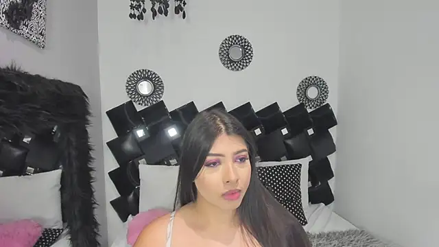 Miia Thompsonn online show from April 28, 7:41 pm